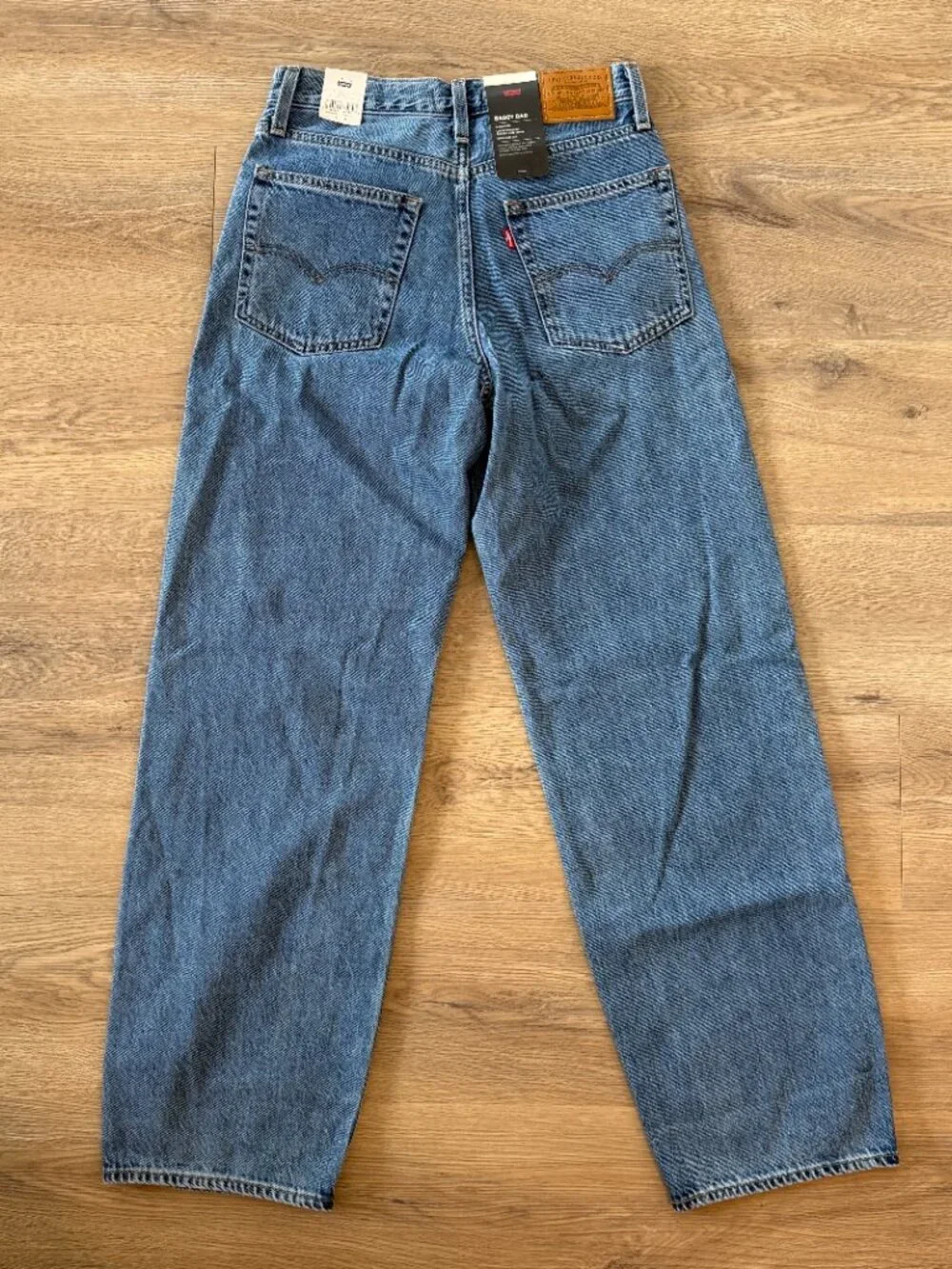Levi's Women's Baggy Dad Jeans NWT size 25 - Picture 4 of 6
